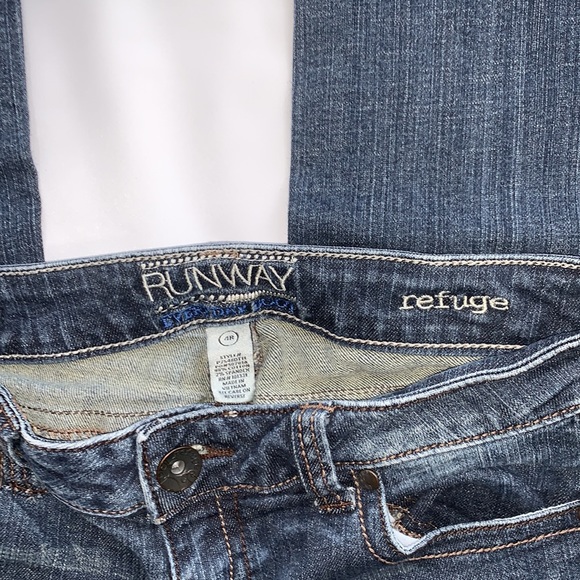 Refuge | Blue Jeans Size 4R Runway Everyday Boot - Picture 4 of 5